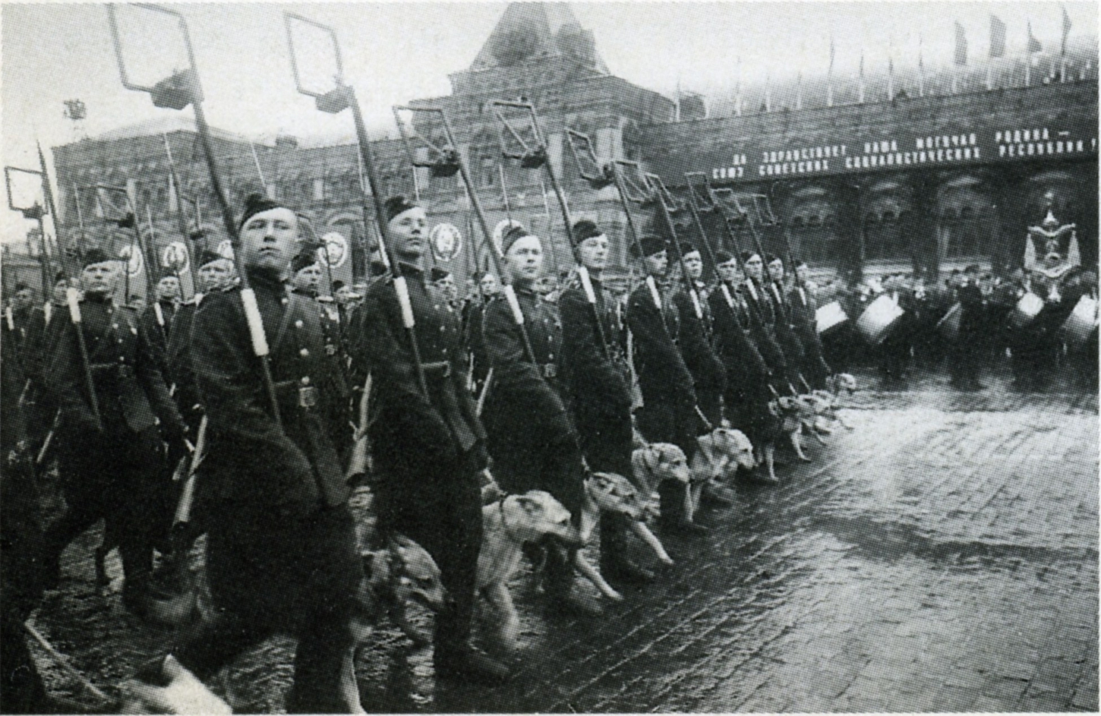 1 июня 1945 г. Парад Победы 24 июня 1945 года в Москве. Парад на красной площади 1945. Жуков на параде Победы 1945.